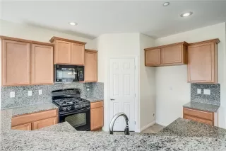 Photo #1: 2069306 Listing