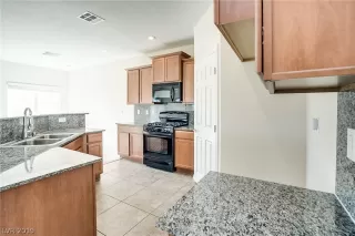 Photo #5: 2069306 Listing