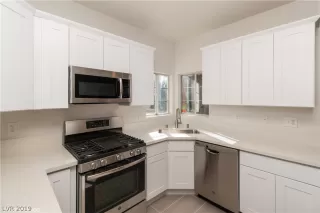 Photo #6: 2069326 Listing