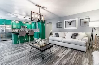 Photo #6: 2069350 Listing