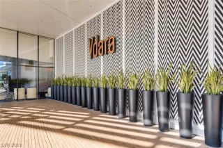 Photo #2: 2069369 Listing