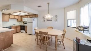 Photo #5: 2069402 Listing