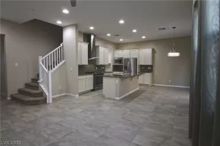 Photo #2: 2069405 Listing 