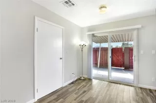 Photo #4: 2069549 Listing