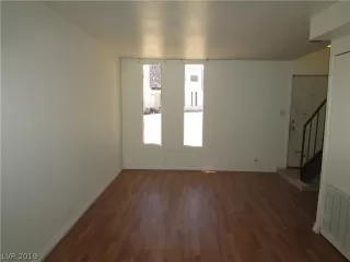 Photo #4: 2069564 Listing 