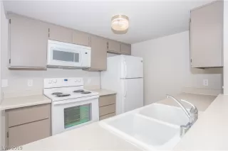 Photo #5: 2069610 Listing