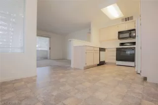 Photo #2: 2069641 Listing