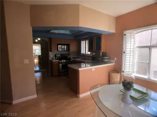 Photo #4: 2069746 Listing