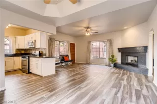 Photo #4: 2069775 Listing