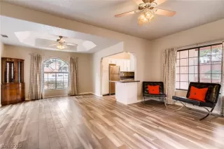 Photo #5: 2069775 Listing