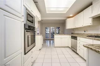 Photo #3: 2069811 Listing 