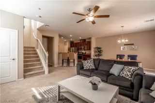 Photo #5: 2069913 Listing