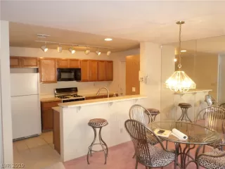 Photo #4: 2069982 Listing 