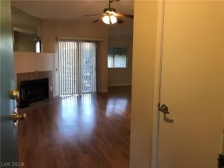 Photo #5: 2070001 Listing