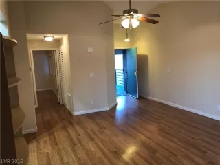 Photo #6: 2070001 Listing