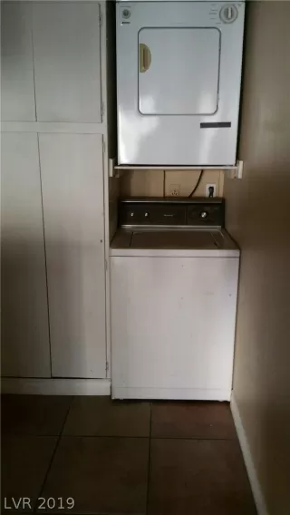 Photo #3: 2070087 Listing 