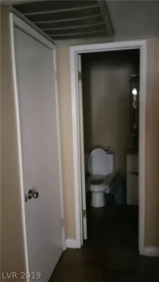 Photo #5: 2070087 Listing 