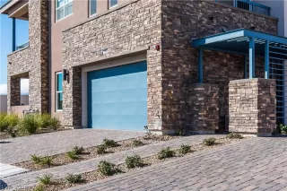 Photo #2: 2070113 Listing