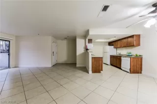 Photo #2: 2070129 Listing 