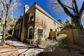 Photo #2: 2070141 Listing