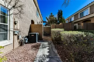 Photo #5: 2070141 Listing