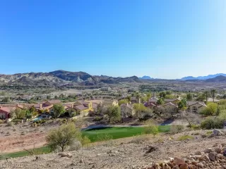 Photo #5: 2070186 Listing