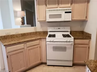 Photo #2: 2070200 Listing