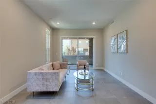 Photo #3: 2070227 Listing