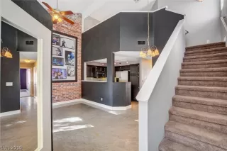 Photo #2: 2070262 Listing