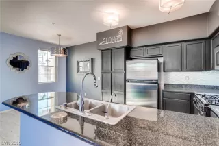 Photo #3: 2070303 Listing