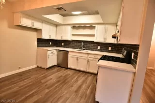 Photo #5: 2070320 Listing 