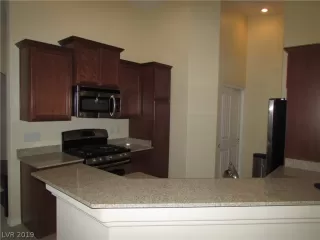 Photo #3: 2070328 Listing