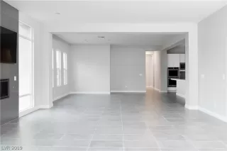 Photo #4: 2070332 Listing