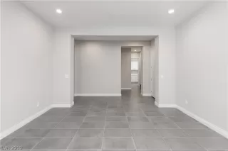 Photo #5: 2070332 Listing