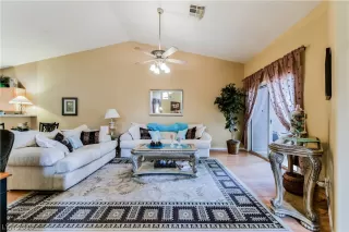 Photo #4: 2070354 Listing 