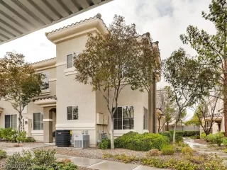 Photo #2: 2070381 Listing