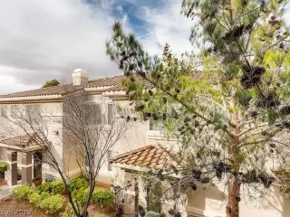 Photo #4: 2070381 Listing