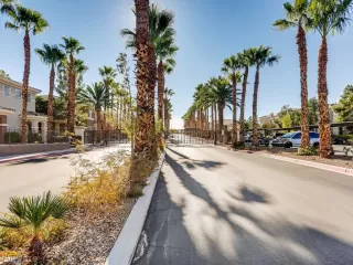 Photo #6: 2070381 Listing