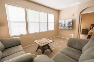 Photo #5: 2070393 Listing