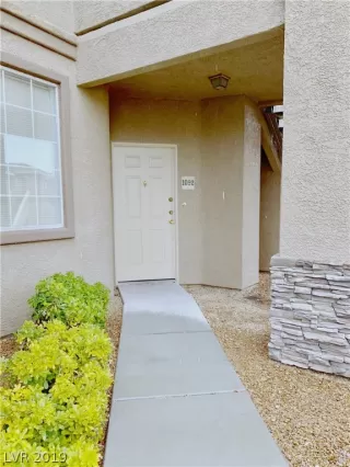 Photo #5: 2070421 Listing