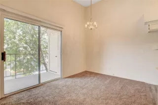 Photo #5: 2070460 Listing