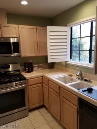 Photo #3: 2070463 Listing