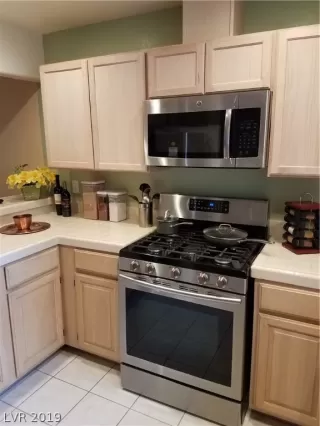 Photo #4: 2070463 Listing