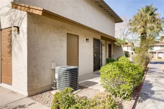 Photo #3: 2070494 Listing