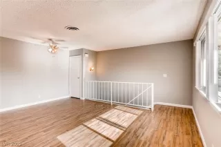 Photo #6: 2070494 Listing