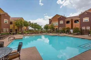 Photo #4: 2070497 Listing