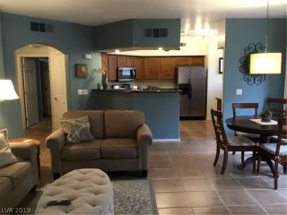 Photo #5: 2070497 Listing