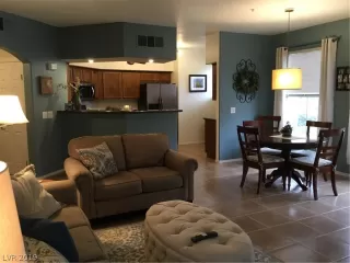 Photo #6: 2070497 Listing