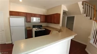 Photo #2: 2070598 Listing 