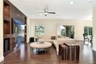 Photo #3: 2070610 Listing